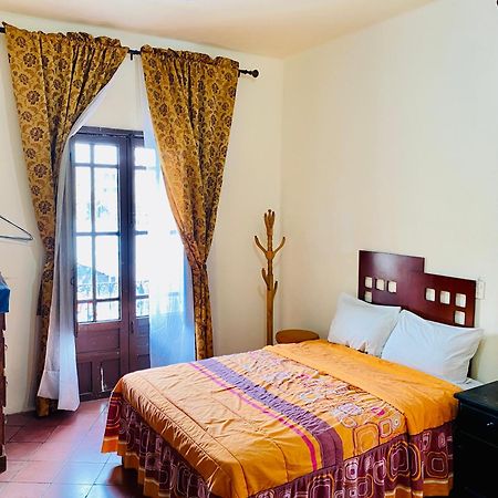 Hostal Santuario De Las Libelulas グアダラハラ エクステリア 写真